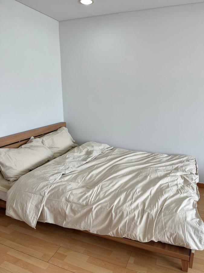 Апартаменты 1 Minute House From Hongdae Сеул Экстерьер фото
