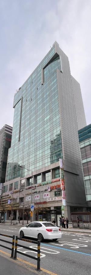 Апартаменты 1 Minute House From Hongdae Сеул Экстерьер фото